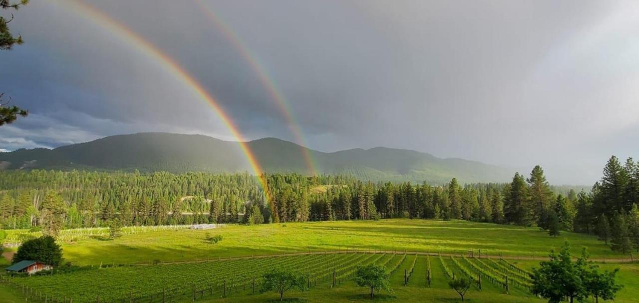 China Bend Winery Bed And Breakfast Kettle Falls ภายนอก รูปภาพ